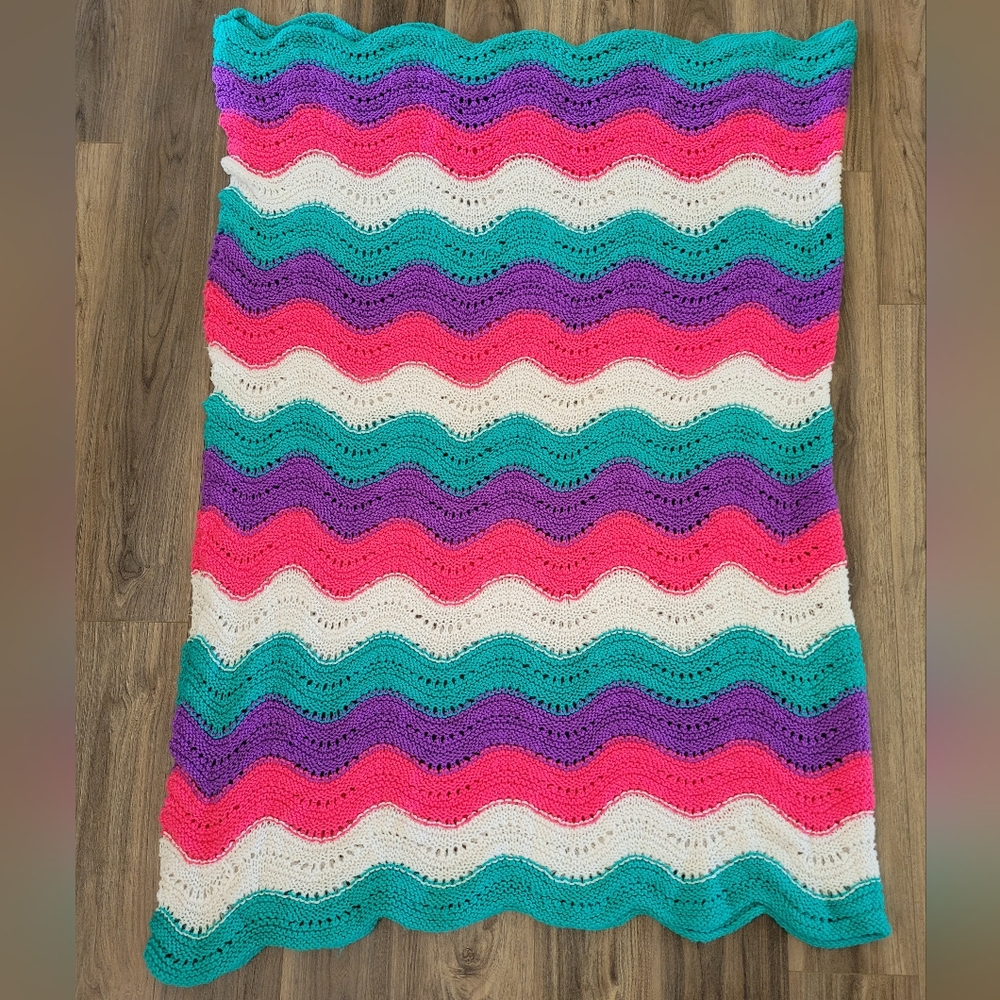 Hand-made Colorful Wave Pattern blanket